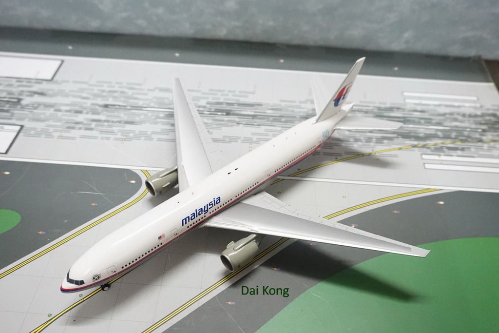 JC 1/200 マレーシア航空 B777-200ER 9M-MRA 50周年 RARE)1:200 JC Wings* Malaysia Airlines B777-200ER 9M-MRQ